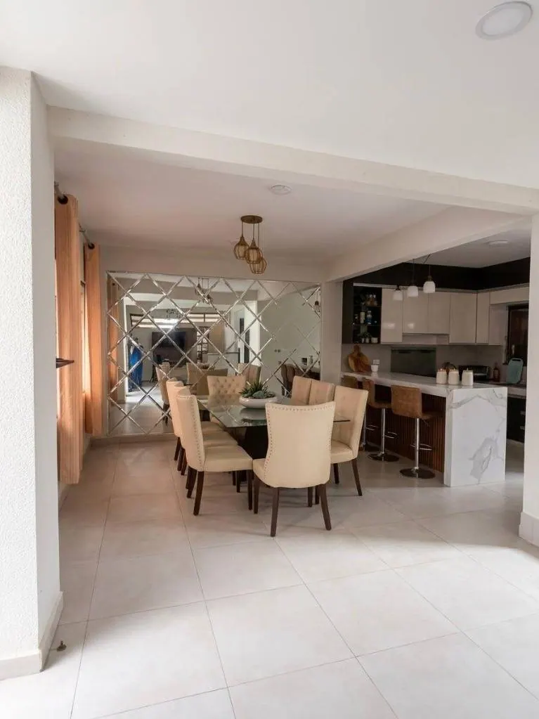 3-bedroom house with commercial space for sale in Cotoca: foto 2 de 6