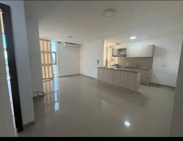 Departamento de 2 dormitorios en venta en Atlantis Towers, Av. Banzer: foto 4 de 7