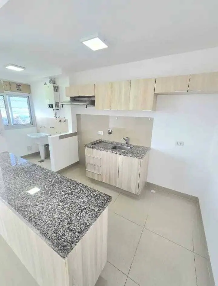 Departamento de 2 dormitorios en venta en Atlantis Towers, Av. Banzer: foto 5 de 7