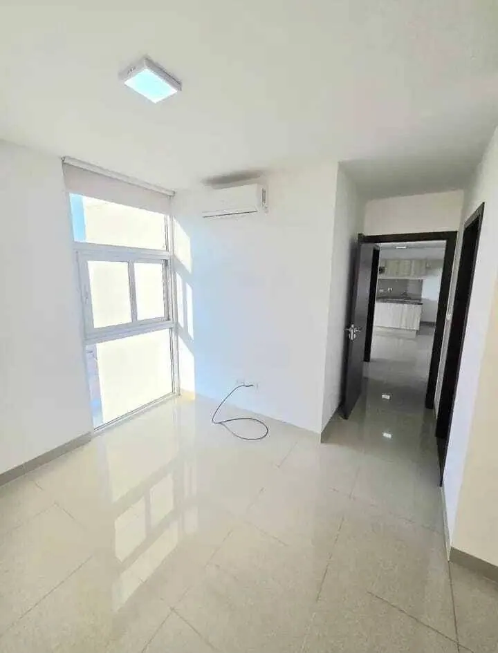 Departamento de 2 dormitorios en venta en Atlantis Towers, Av. Banzer: foto 6 de 7