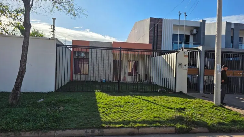 Casa de 2 dormitorios en venta en Cotoca, 76 m² construidos