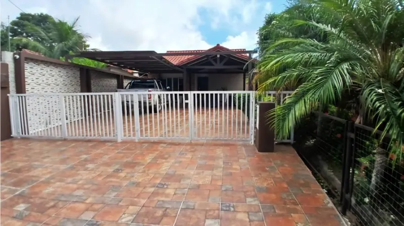 Furnished 3-bedroom house with pool for sale in the East Zone: foto 1 de 13