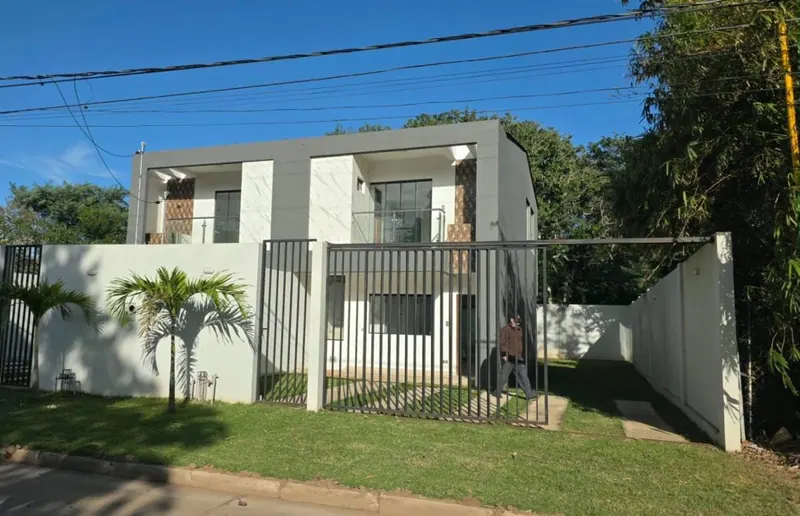 Casa de 3 dormitorios en venta en el 2do anillo de Cotoca
