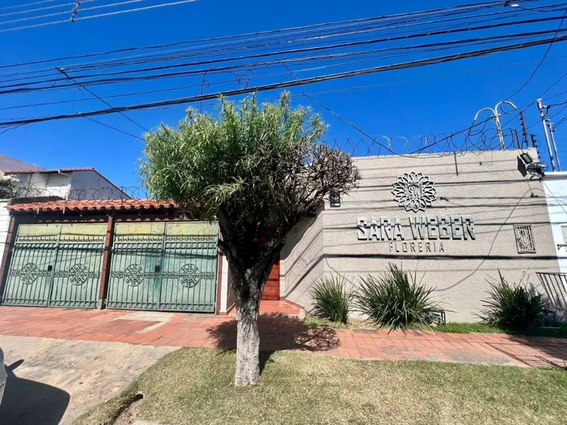 Casa con local comercial en venta en la Av. Beni, Barrio Hamacas: foto 1 de 8
