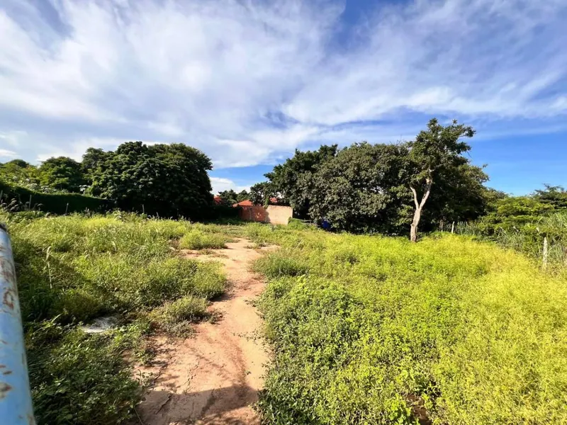 Terreno de 250 m² en venta en la Zona Este, Av. 3 Pasos al Frente: foto 3 de 4