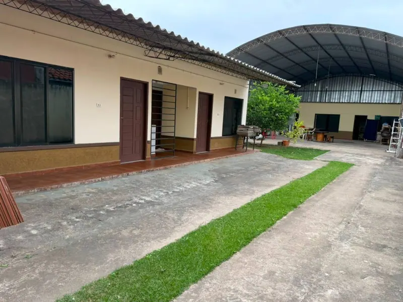 House with warehouse and storage unit for sale in the Motacú: foto 2 de 13
