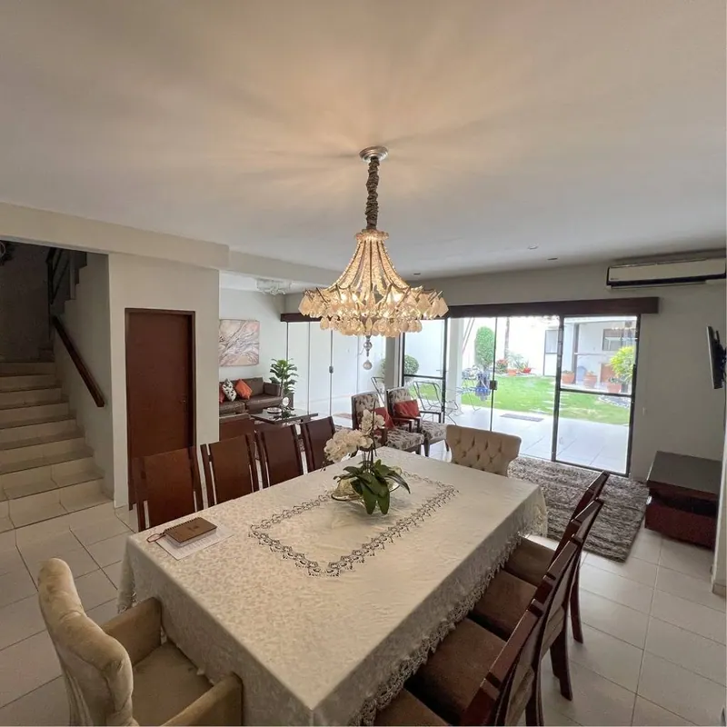 Casa con local comercial en venta en la Zona Norte, Av. Alemana