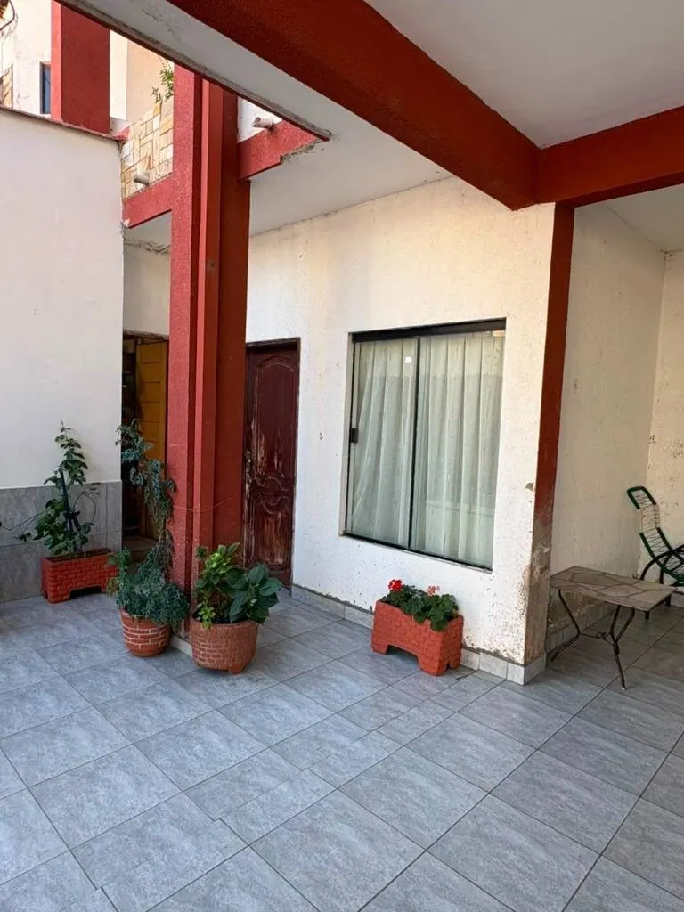 Casa de 9 dormitorios en venta sobre la Av. Santo Dumont, Zona Sur: foto 2 de 30