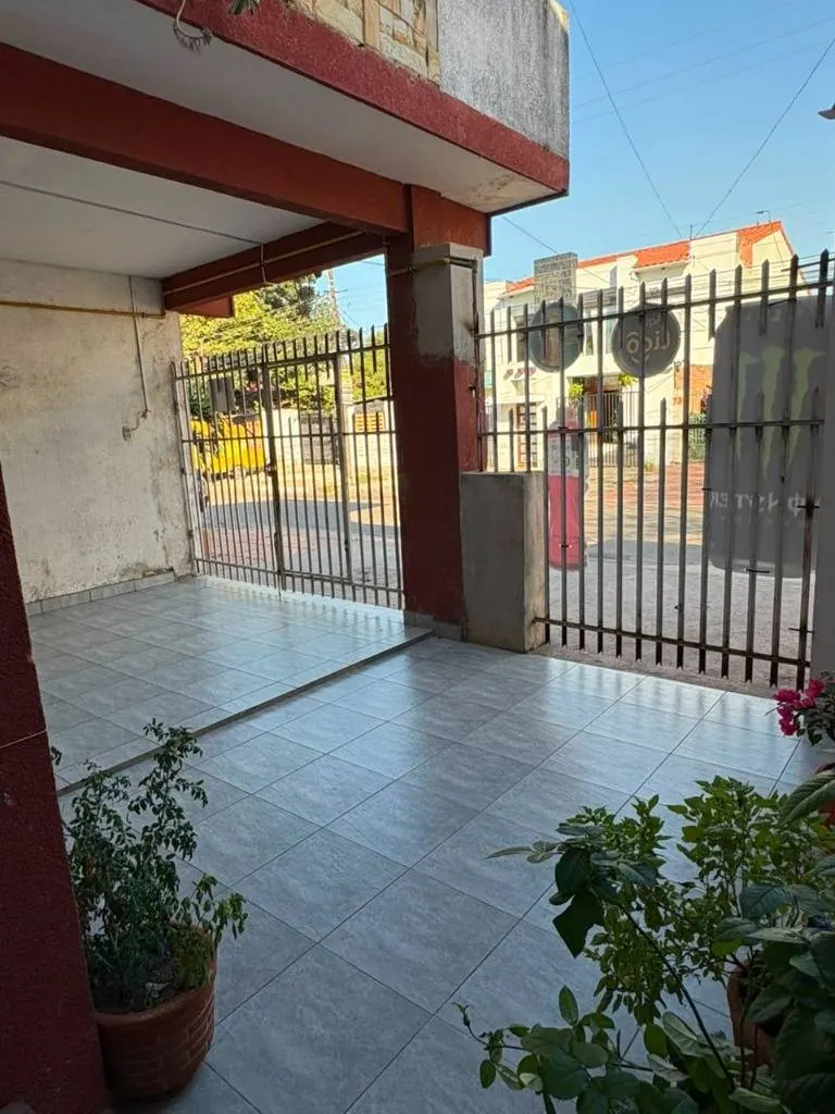 Casa de 9 dormitorios en venta sobre la Av. Santo Dumont, Zona Sur: foto 3 de 30