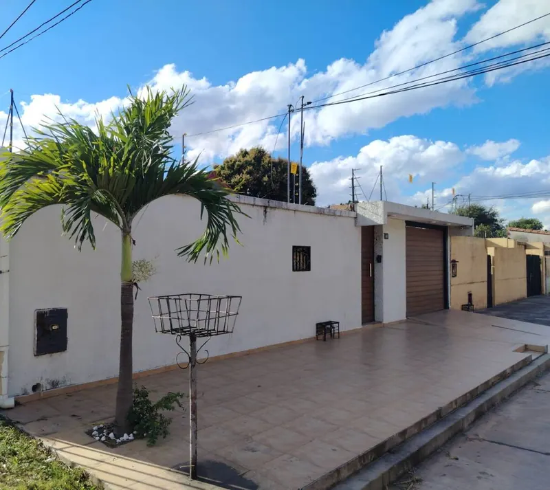 Casa de 4 dormitorios en venta en la Zona Sur, 6to anillo: foto 2 de 24