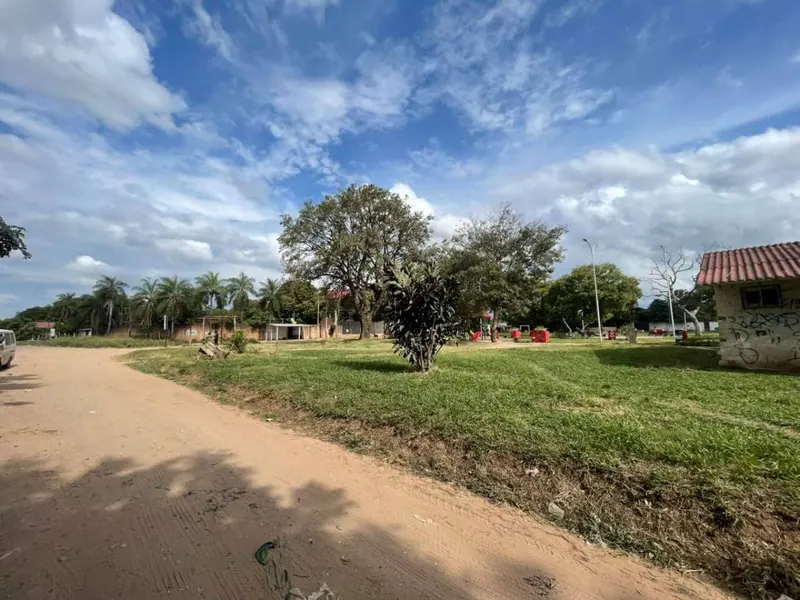 414.38 m² lot for sale in the East Zone: foto 3 de 7