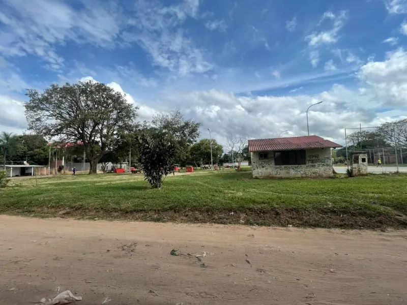 414.38 m² lot for sale in the East Zone: foto 4 de 7
