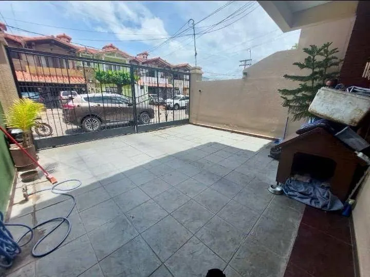 Casa de 4 dormitorios en venta sobre la Av. Paraguá, Zona Este: foto 6 de 9