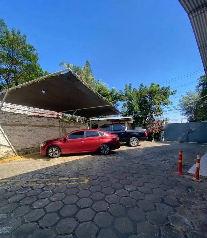 Oficina semiamoblada de 700 m² en alquiler en la Zona Oeste: foto 7 de 9