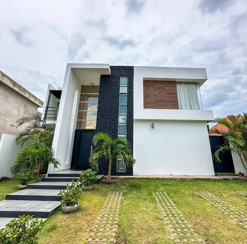 House for sale in the Santa Cruz de la Colina gated community, Urubó: foto 2 de 25
