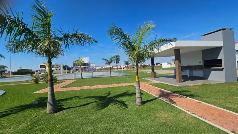Terreno de 280 m² en venta en la urbanización Kerana II, Cotoca: foto 2 de 5