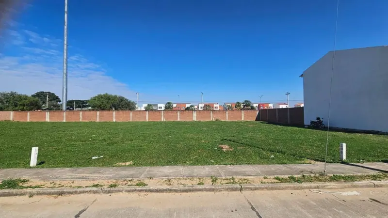 Terreno de 280 m² en venta en la urbanización Kerana II, Cotoca: foto 5 de 5