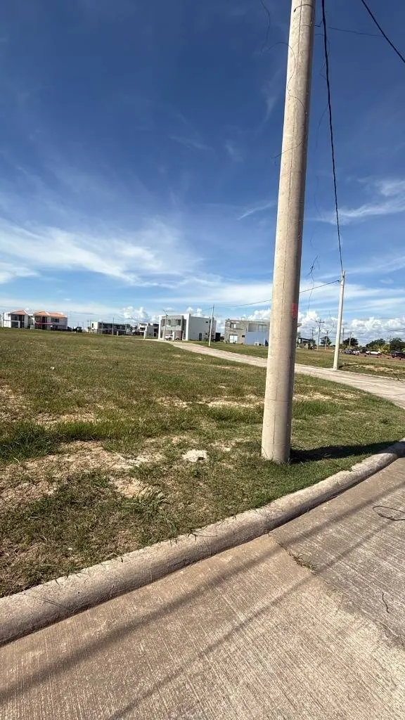 868 m² corner lot for sale in Mar Adentro, Urubó: foto 5 de 7
