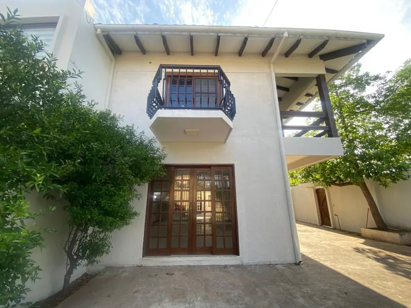 Casa en esquina en venta sobre el canal Cotoca, Zona Este: foto 2 de 20