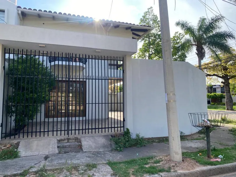 Casa en esquina en venta sobre el canal Cotoca, Zona Este: foto 5 de 20