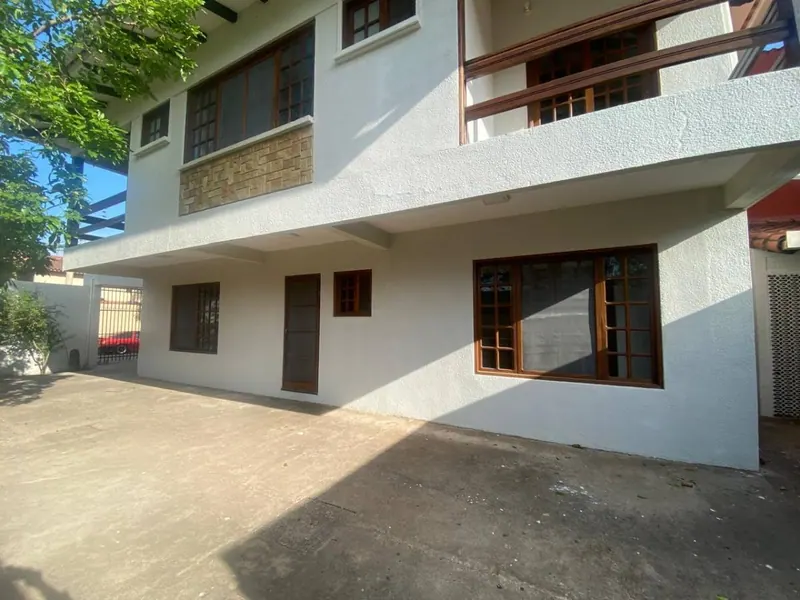 Casa en esquina en venta sobre el canal Cotoca, Zona Este: foto 6 de 20
