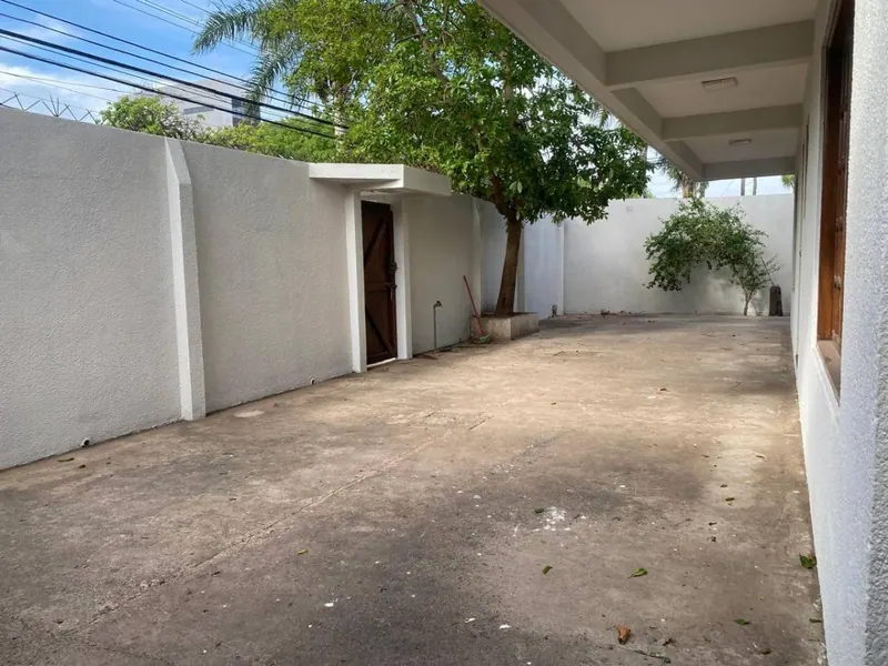 Casa en esquina en venta sobre el canal Cotoca, Zona Este: foto 7 de 20