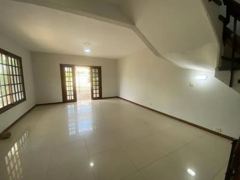 Casa en esquina en venta sobre el canal Cotoca, Zona Este: foto 9 de 20