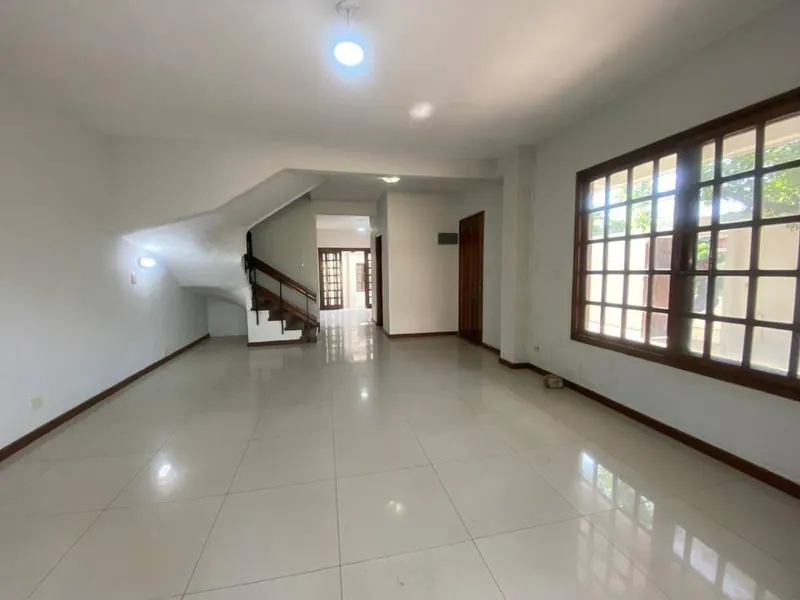 Casa en esquina en venta sobre el canal Cotoca, Zona Este: foto 10 de 20