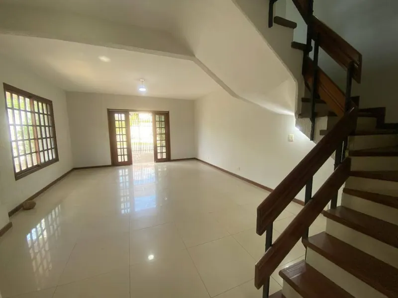 Casa en esquina en venta sobre el canal Cotoca, Zona Este: foto 11 de 20