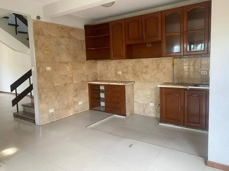 Casa en esquina en venta sobre el canal Cotoca, Zona Este: foto 13 de 20