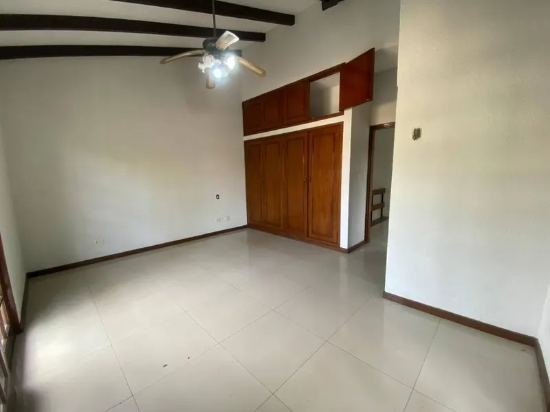 Casa en esquina en venta sobre el canal Cotoca, Zona Este: foto 16 de 20