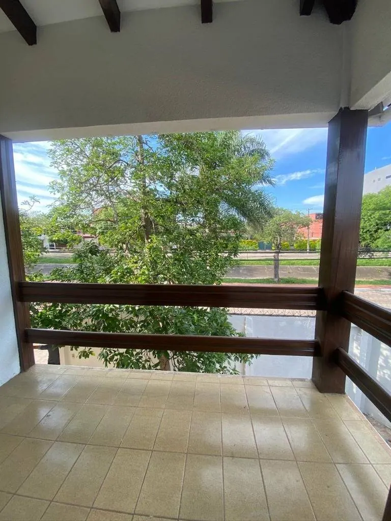 Casa en esquina en venta sobre el canal Cotoca, Zona Este: foto 18 de 20