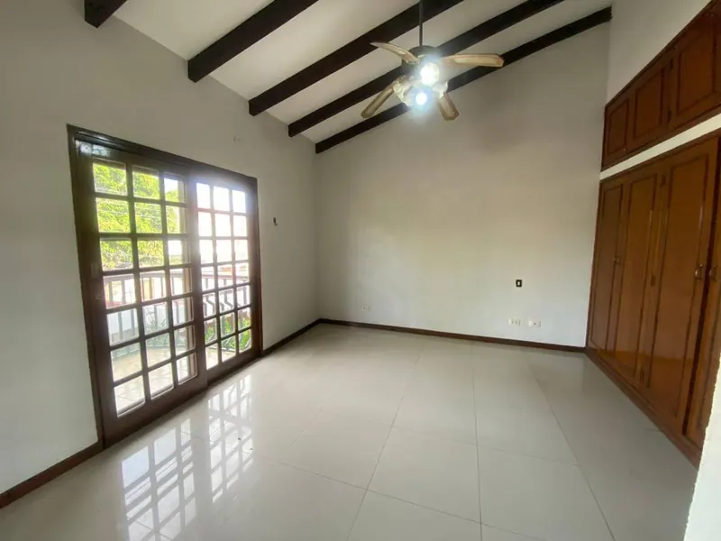 Casa en esquina en venta sobre el canal Cotoca, Zona Este: foto 19 de 20
