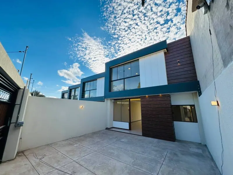 Casa independiente de 3 dormitorios en venta en la Zona Norte: foto 1 de 22