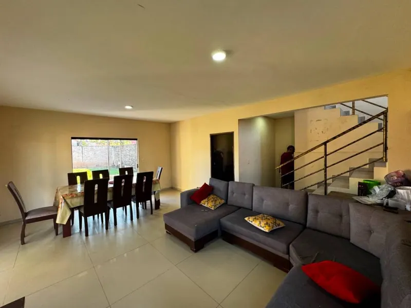 2-story house with 4 bedrooms for sale in Ciudad del Este: foto 3 de 16