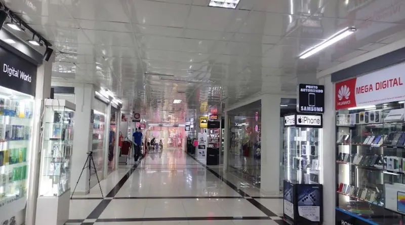 Local comercial de 14,44 m² en venta en la Zona Norte, 3er anillo: foto 2 de 2