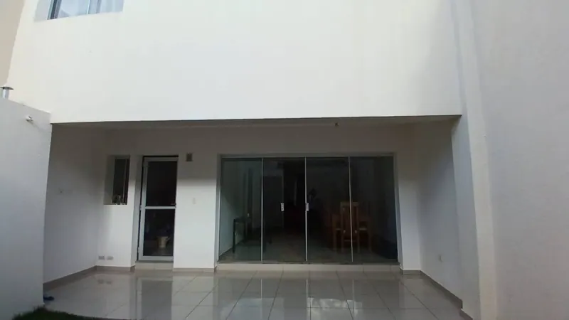 Casa de 3 dormitorios en alquiler en el condominio Sevilla Real: foto 20 de 27