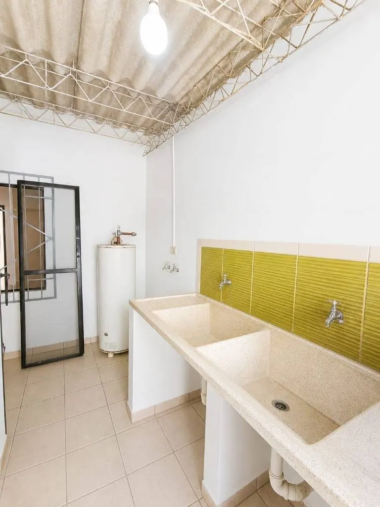One-story house with independent apartment for sale in the South Zone: foto 10 de 19