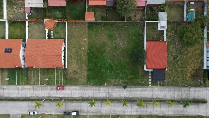 300 m² lot for sale in the Los Toborochis gated community, North Zone: foto 1 de 3