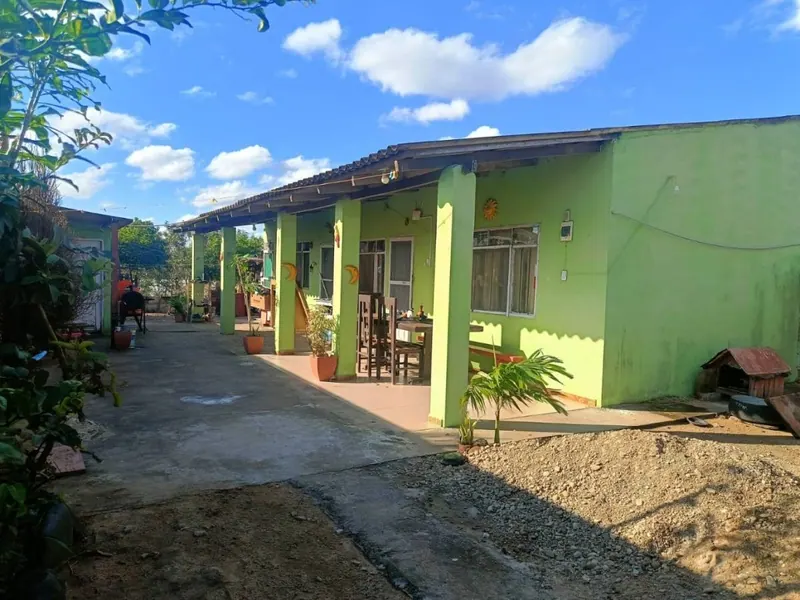 House for sale in the Metropolitana II development, La Guardia, 360 m²: foto 2 de 4