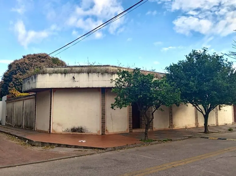 Casa de 250 m² en venta en la Zona Este, terreno de 350,4 m²: foto 2 de 6