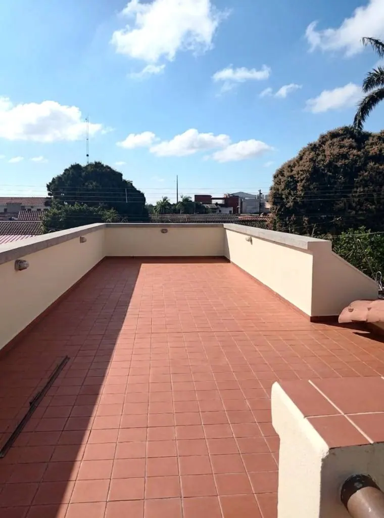 Casa de 250 m² en venta en la Zona Este, terreno de 350,4 m²: foto 4 de 6