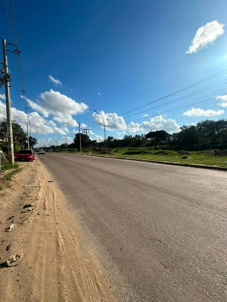 Terreno de 466 m² en venta sobre avenida en la Zona Sur, 6to anillo