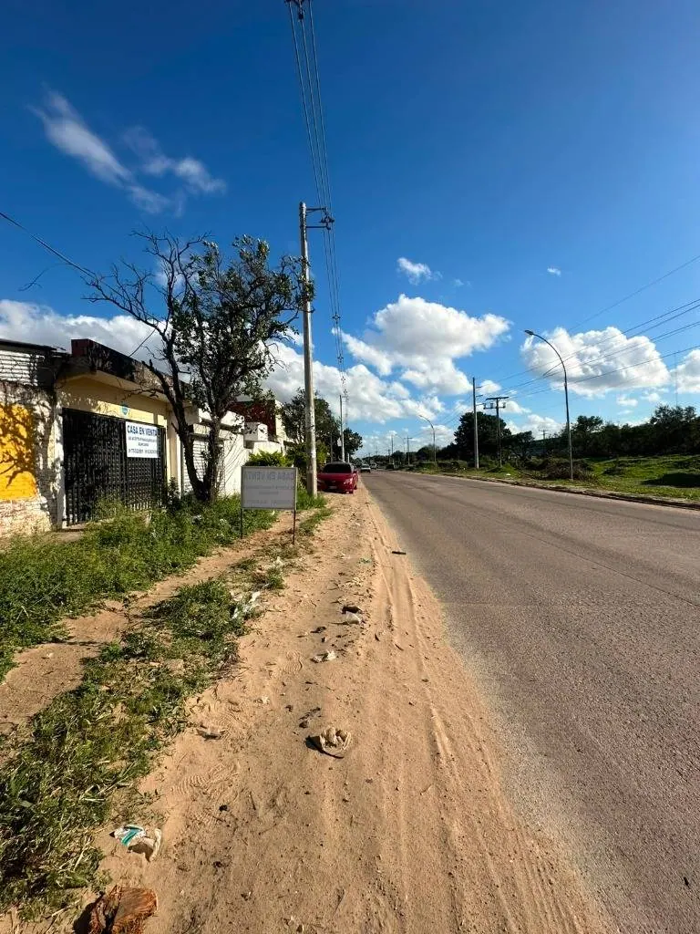 Terreno de 466 m² en venta sobre avenida en la Zona Sur, 6to anillo: foto 2 de 8