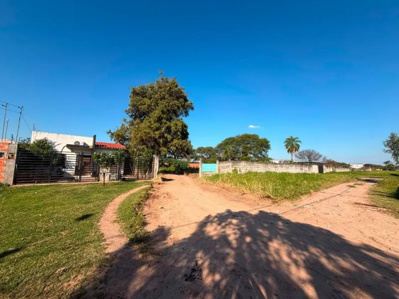 227 m² lot for sale in the La Colonia development, East Zone: foto 2 de 5