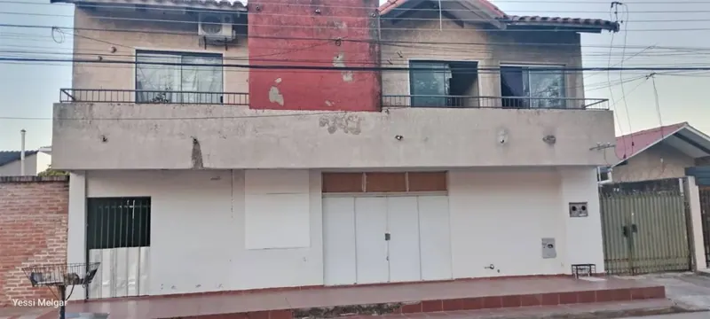 Casa de uso comercial en venta en la Zona Este, 4to anillo: foto 1 de 2
