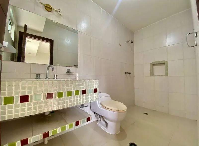 House with offices for sale on Quijarro extension, downtown: foto 8 de 23