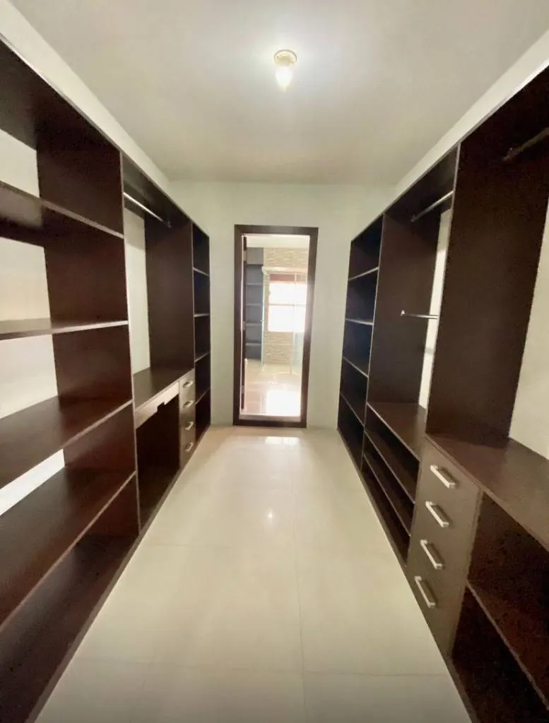 House with offices for sale on Quijarro extension, downtown: foto 9 de 23