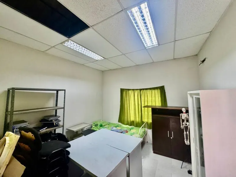 House with offices for sale on Quijarro extension, downtown: foto 17 de 23