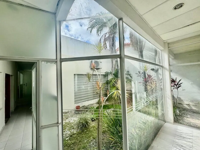 House with offices for sale on Quijarro extension, downtown: foto 20 de 23